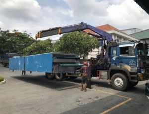 Đơn vị chuyên nhận vận chuyển kho bãi bằng xe nâng xe cẩu