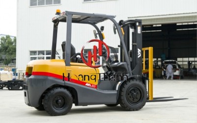 Những quy định về vận hành xe nâng hàng